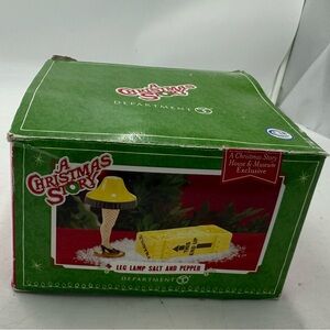 Super rare A Christmas Story Dept 56
Salt And Pepper Shakers rare and HTF